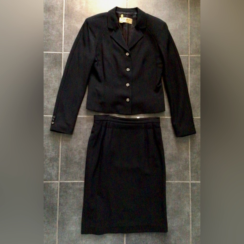 BOGATO Black Wool Crepe Lined Skirt & Jacket Suit - US 4